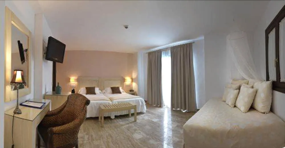 Hotel Dona Lola Zahara Zahara de los Atunes 4*,