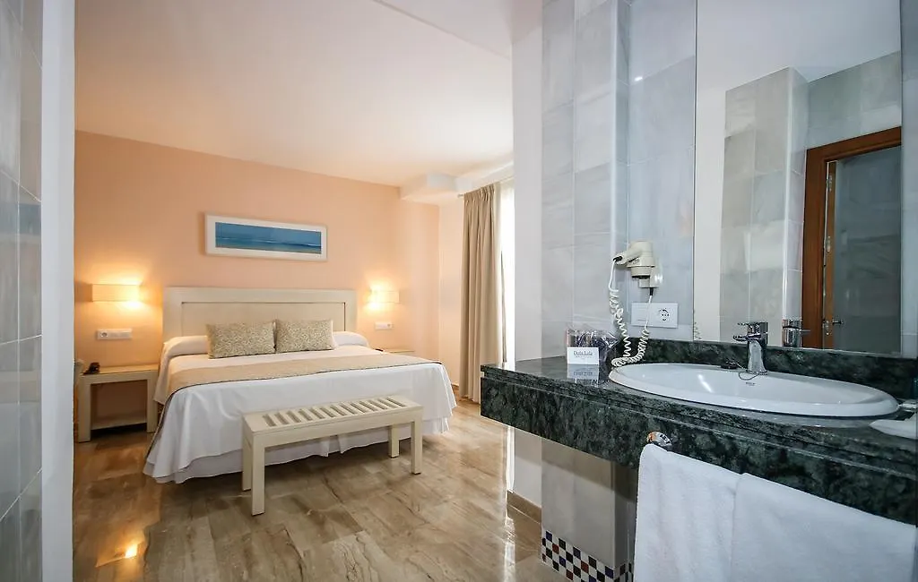 Hotel Dona Lola Zahara Zahara de los Atunes 4*,
