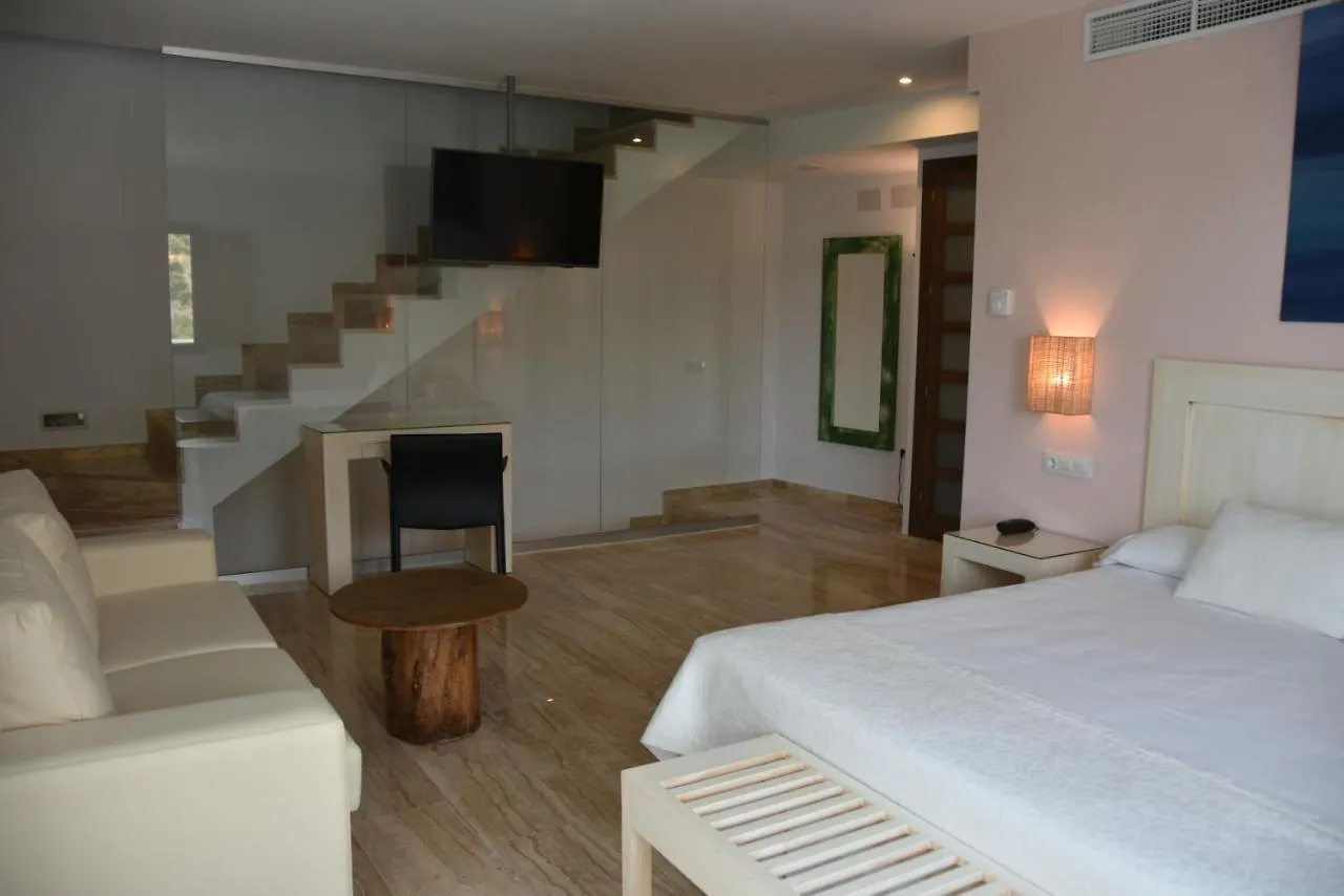 Hotel Dona Lola Zahara 자하라드로아튠스 4*,  스페인